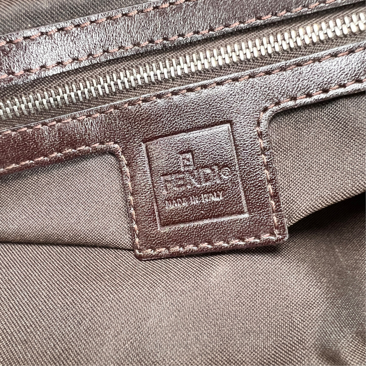 Fendi Beige Shoulder Bags A-17637