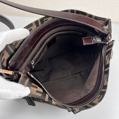 Fendi Beige Shoulder Bags A-17637