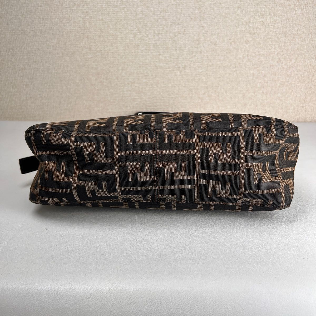 Fendi Beige Shoulder Bags A-17637
