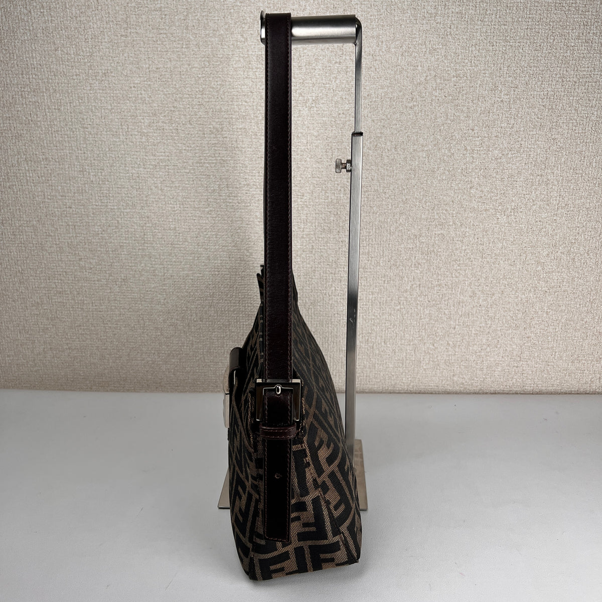 Fendi Beige Shoulder Bags A-17637