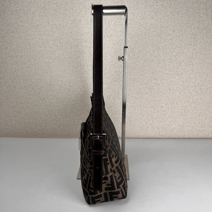 Fendi Beige Shoulder Bags A-17637