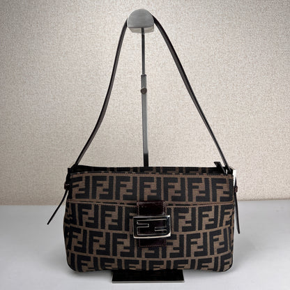 Fendi Beige Shoulder Bags A-17637