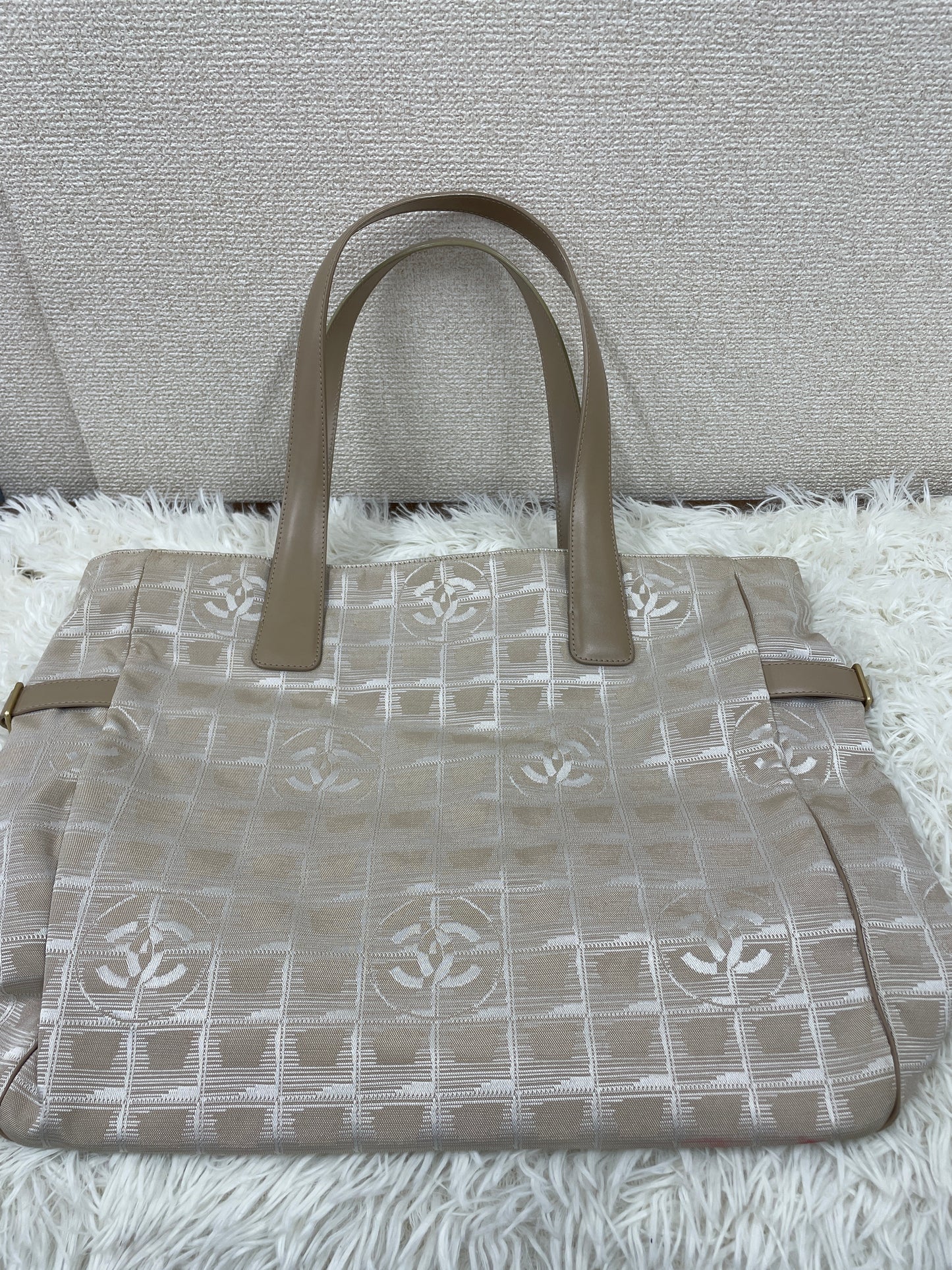 Chanel Beige Tote Bags A-17650