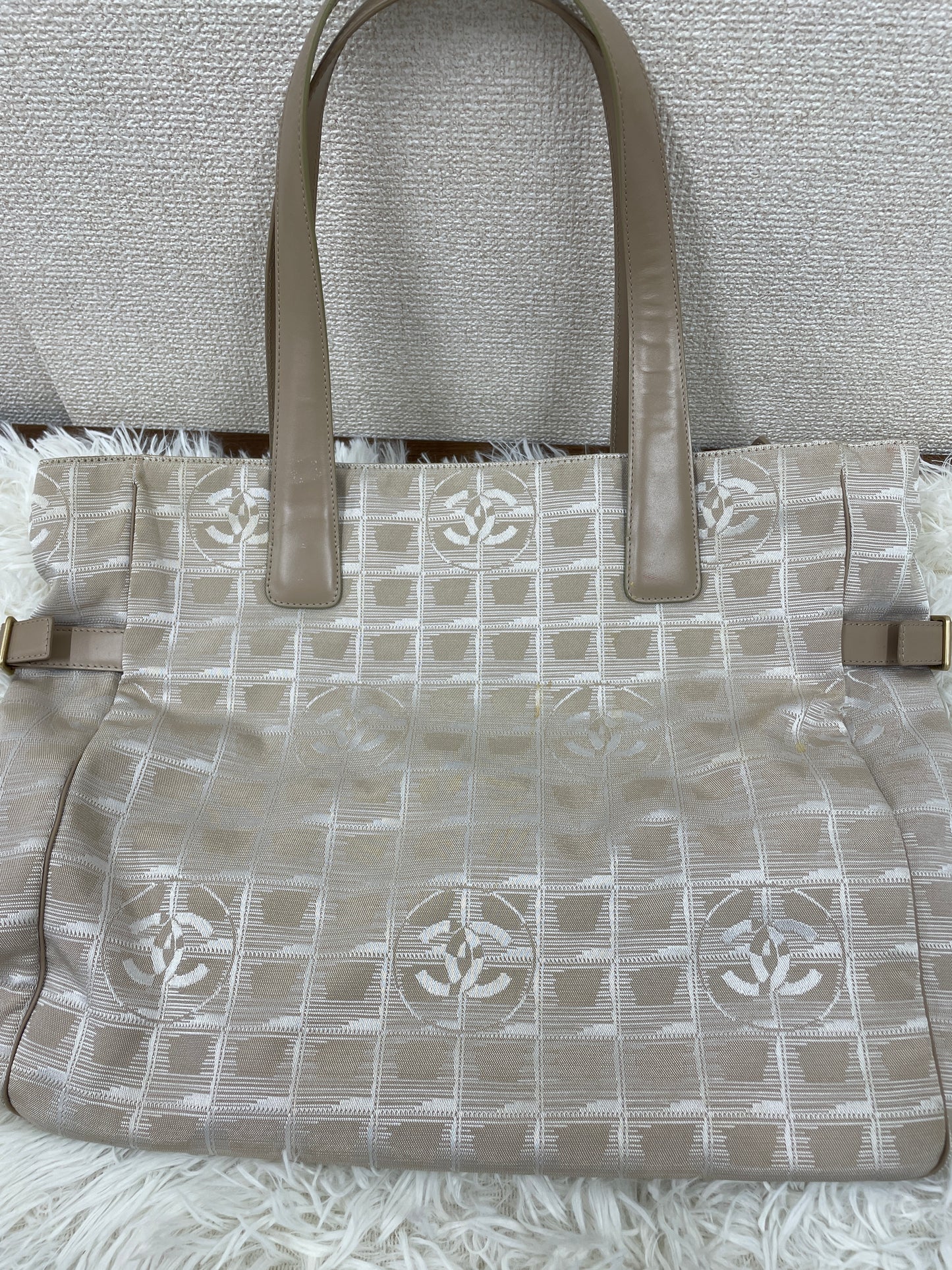Chanel Beige Tote Bags A-17650