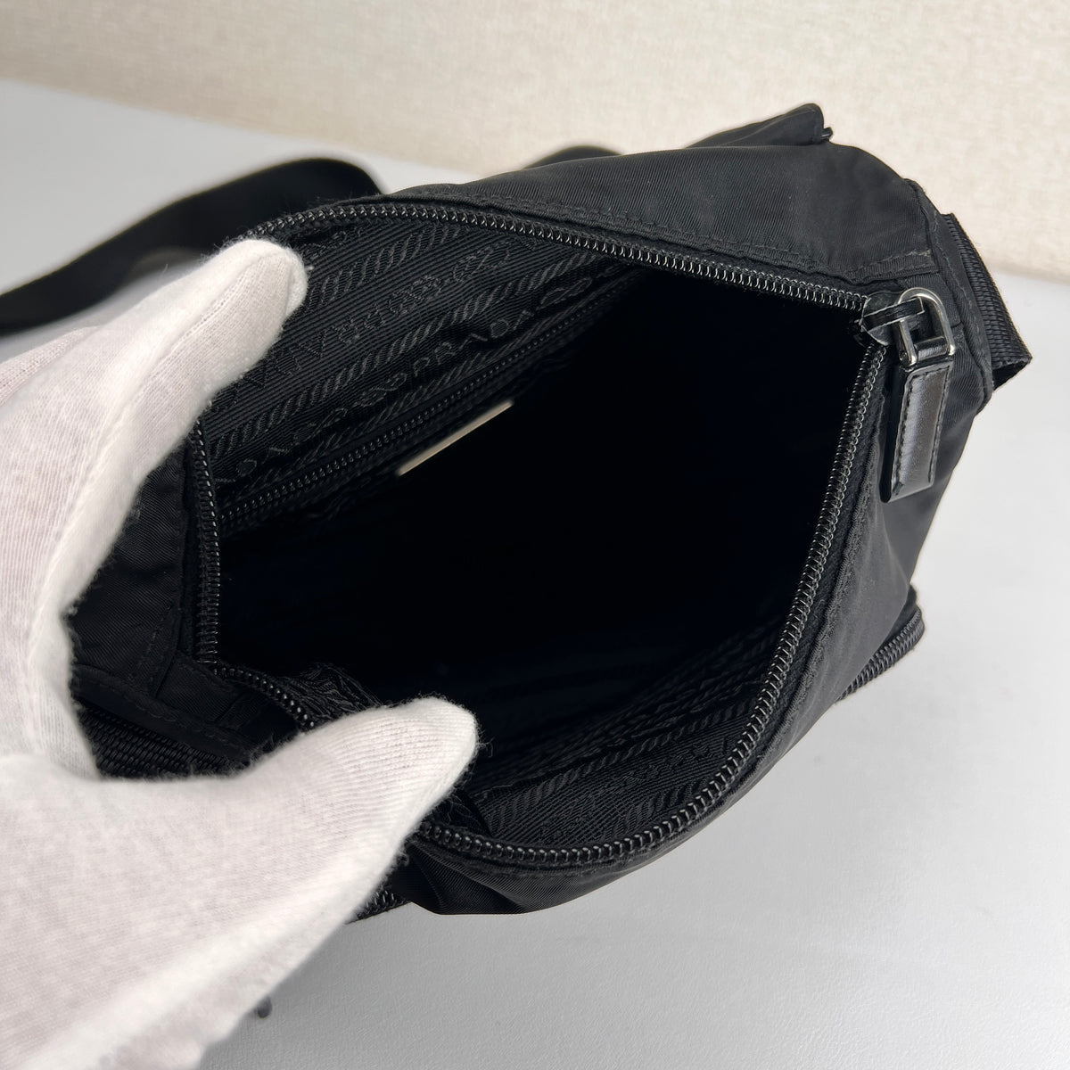 Prada Black Shoulder Bags A-17652
