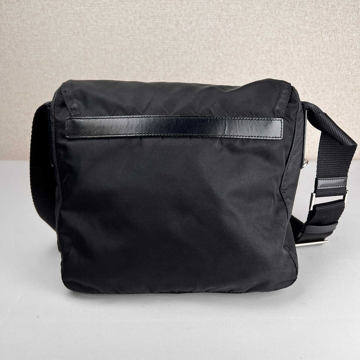Prada Black Shoulder Bags A-17652