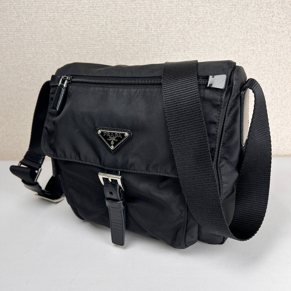 Prada Black Shoulder Bags A-17652