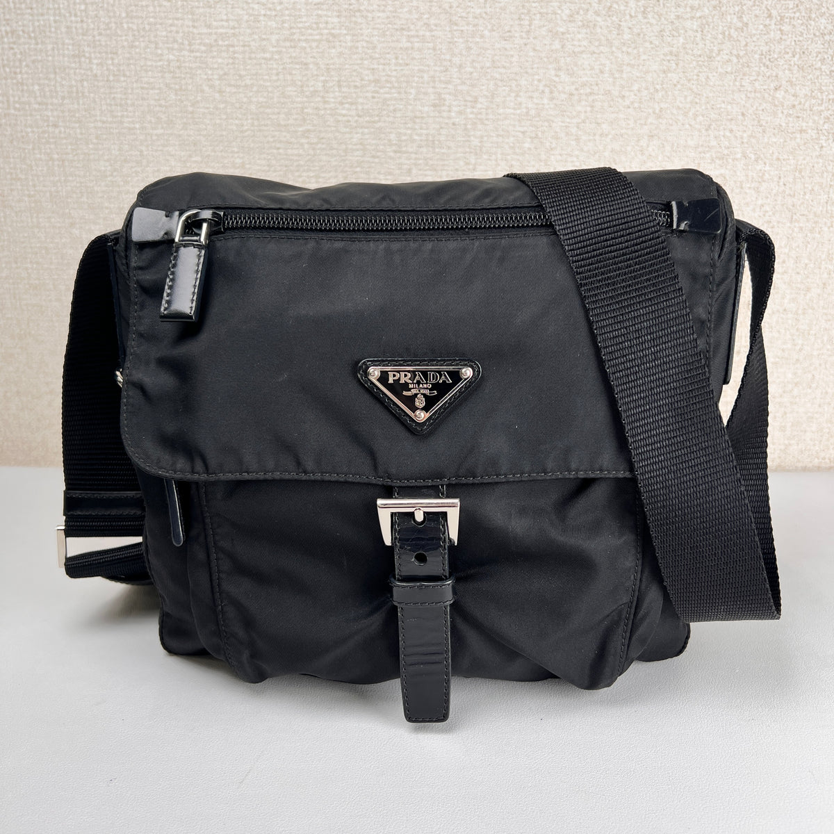 Prada Black Shoulder Bags A-17652