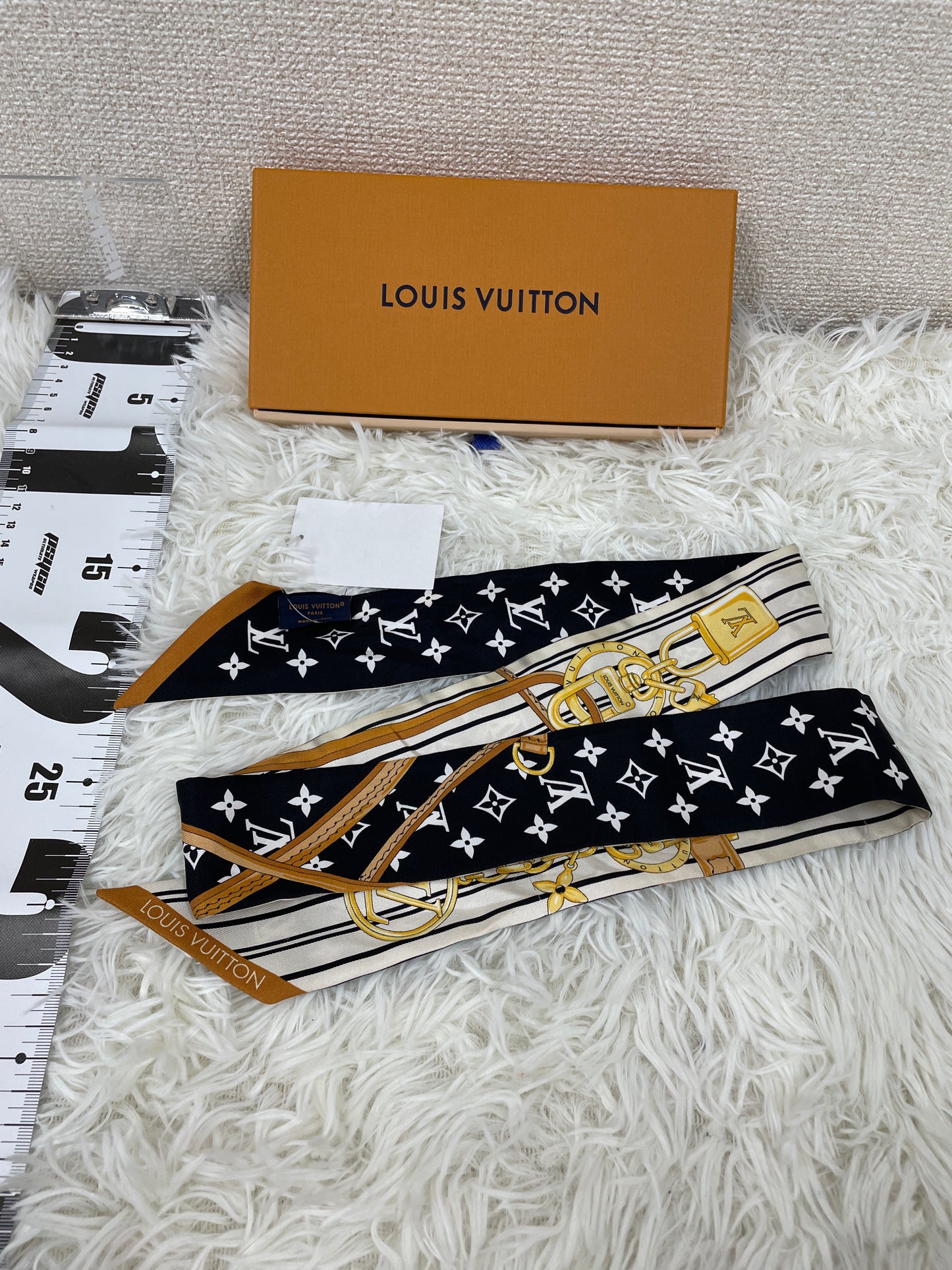 Louis Vuitton Multicolor Scarves A-17661
