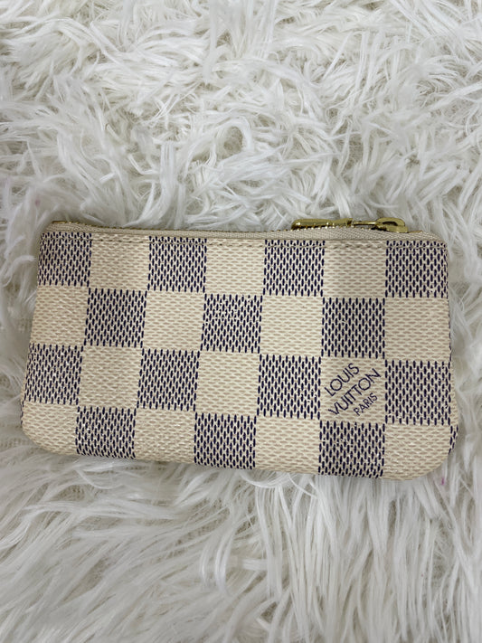 Louis Vuitton Beige Pouches A-17662