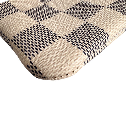 Louis Vuitton Beige Pouches A-17662