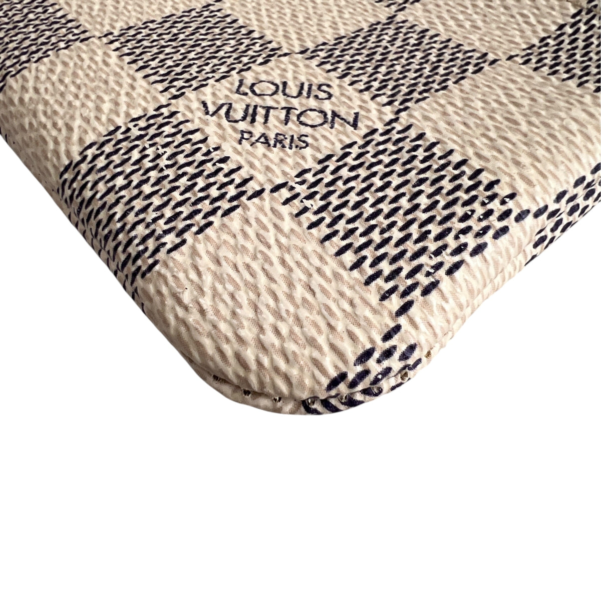 Louis Vuitton Beige Pouches A-17662