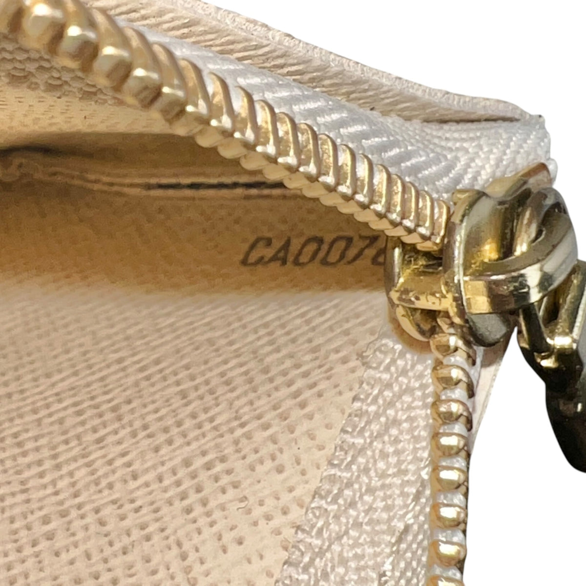 Louis Vuitton Beige Pouches A-17662