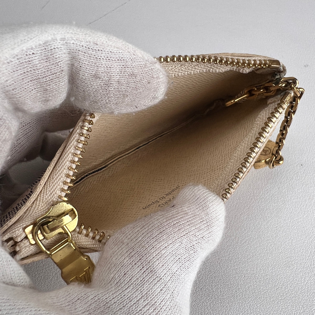 Louis Vuitton Beige Pouches A-17662