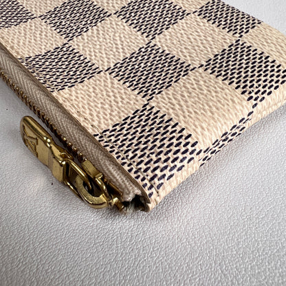 Louis Vuitton Beige Pouches A-17662