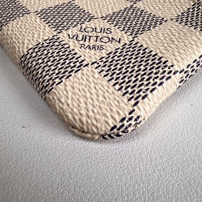 Louis Vuitton Beige Pouches A-17662