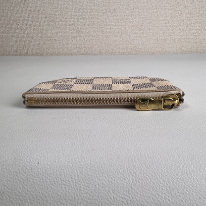 Louis Vuitton Beige Pouches A-17662
