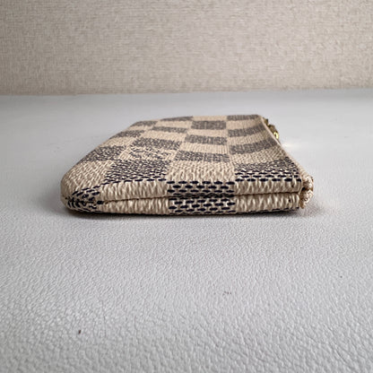 Louis Vuitton Beige Pouches A-17662