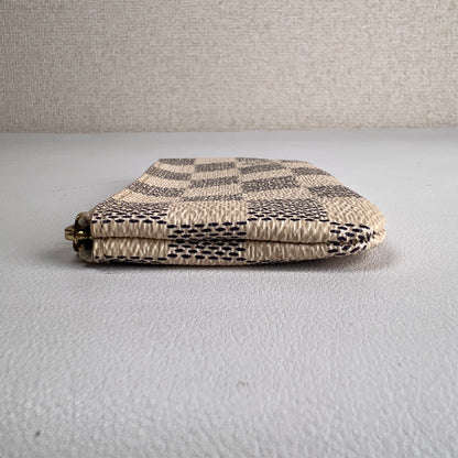 Louis Vuitton Beige Pouches A-17662