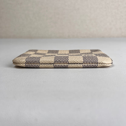 Louis Vuitton Beige Pouches A-17662
