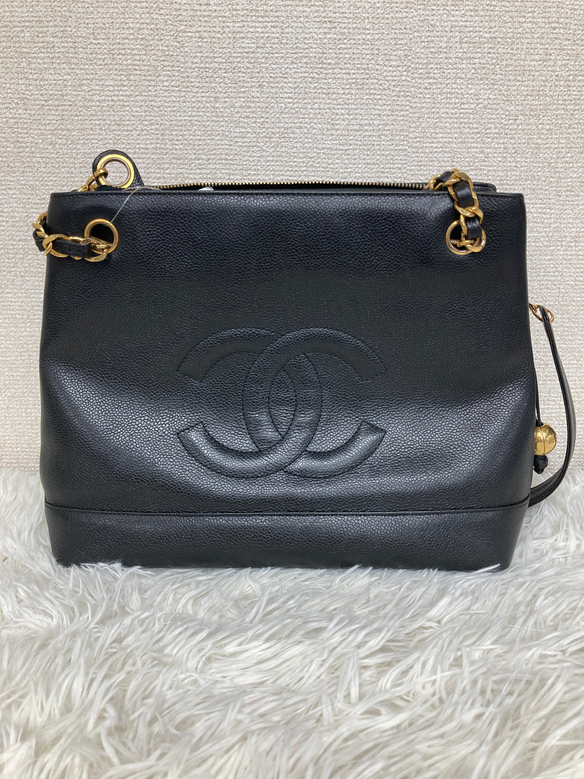 Chanel Black Shoulder Bags A-17681