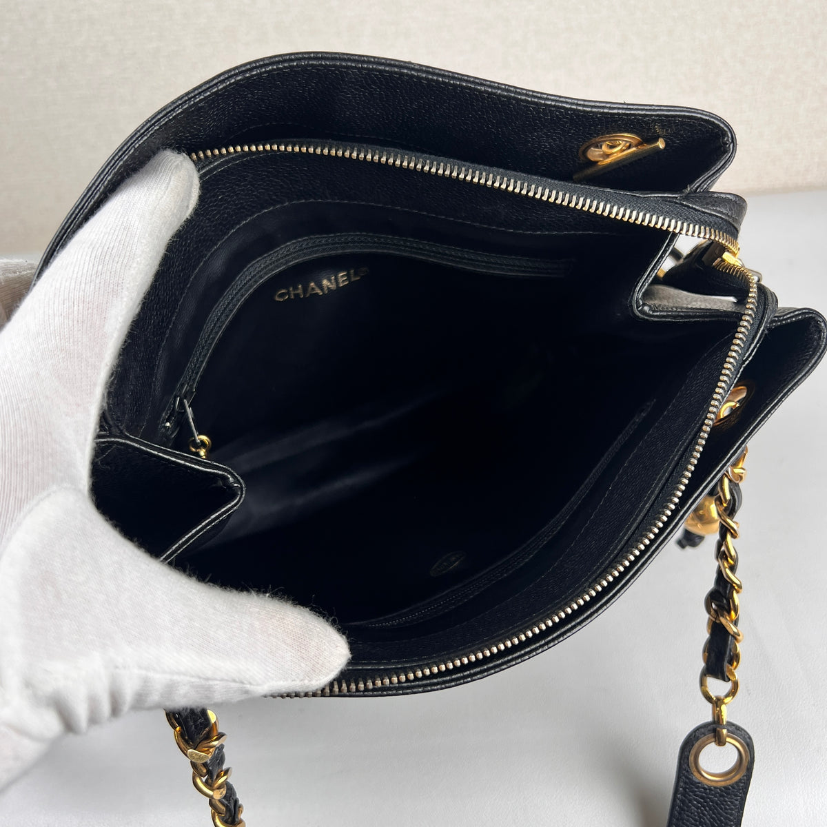 Chanel Black Shoulder Bags A-17681