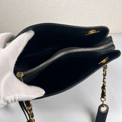 Chanel Black Shoulder Bags A-17681