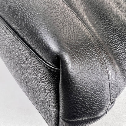 Chanel Black Shoulder Bags A-17681