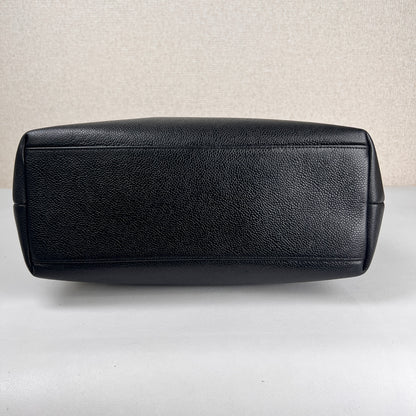 Chanel Black Shoulder Bags A-17681