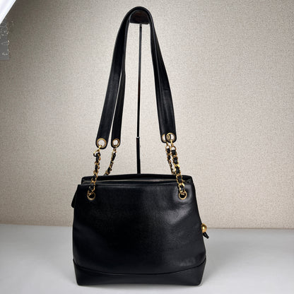 Chanel Black Shoulder Bags A-17681
