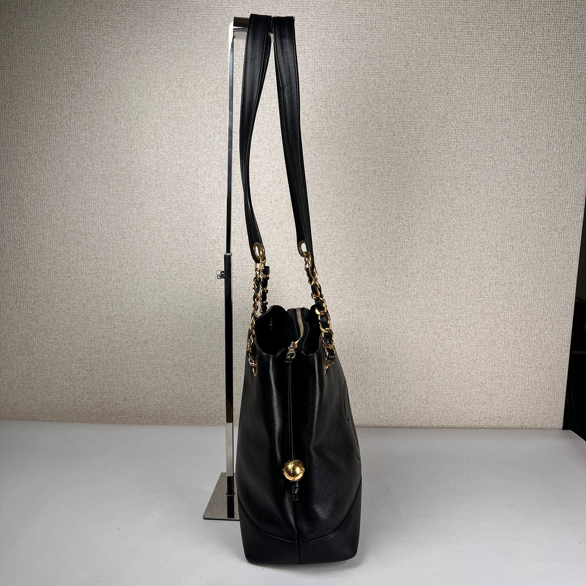 Chanel Black Shoulder Bags A-17681