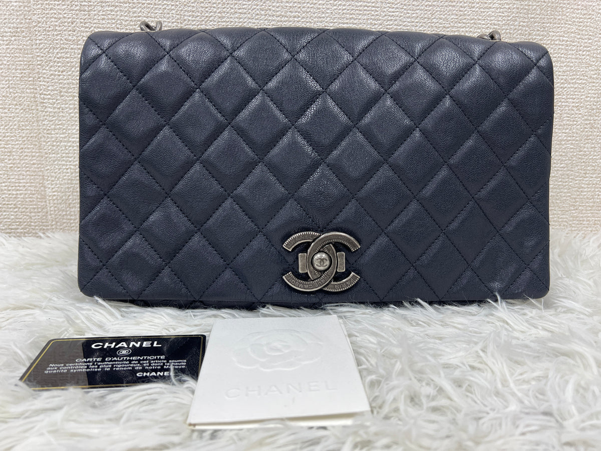 Chanel Black Shoulder Bags A-17682