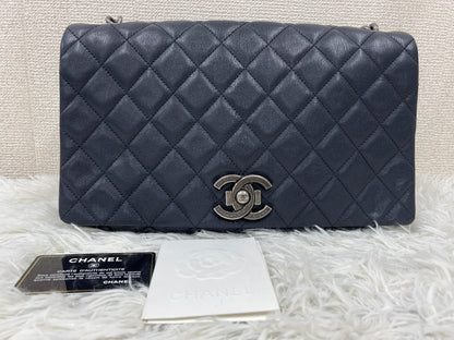 Chanel Black Shoulder Bags A-17682