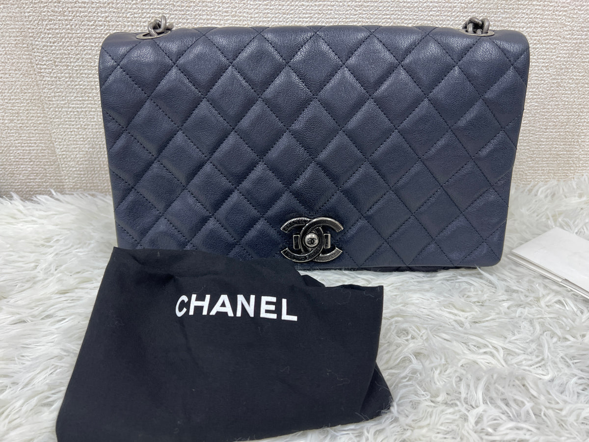 Chanel Black Shoulder Bags A-17682