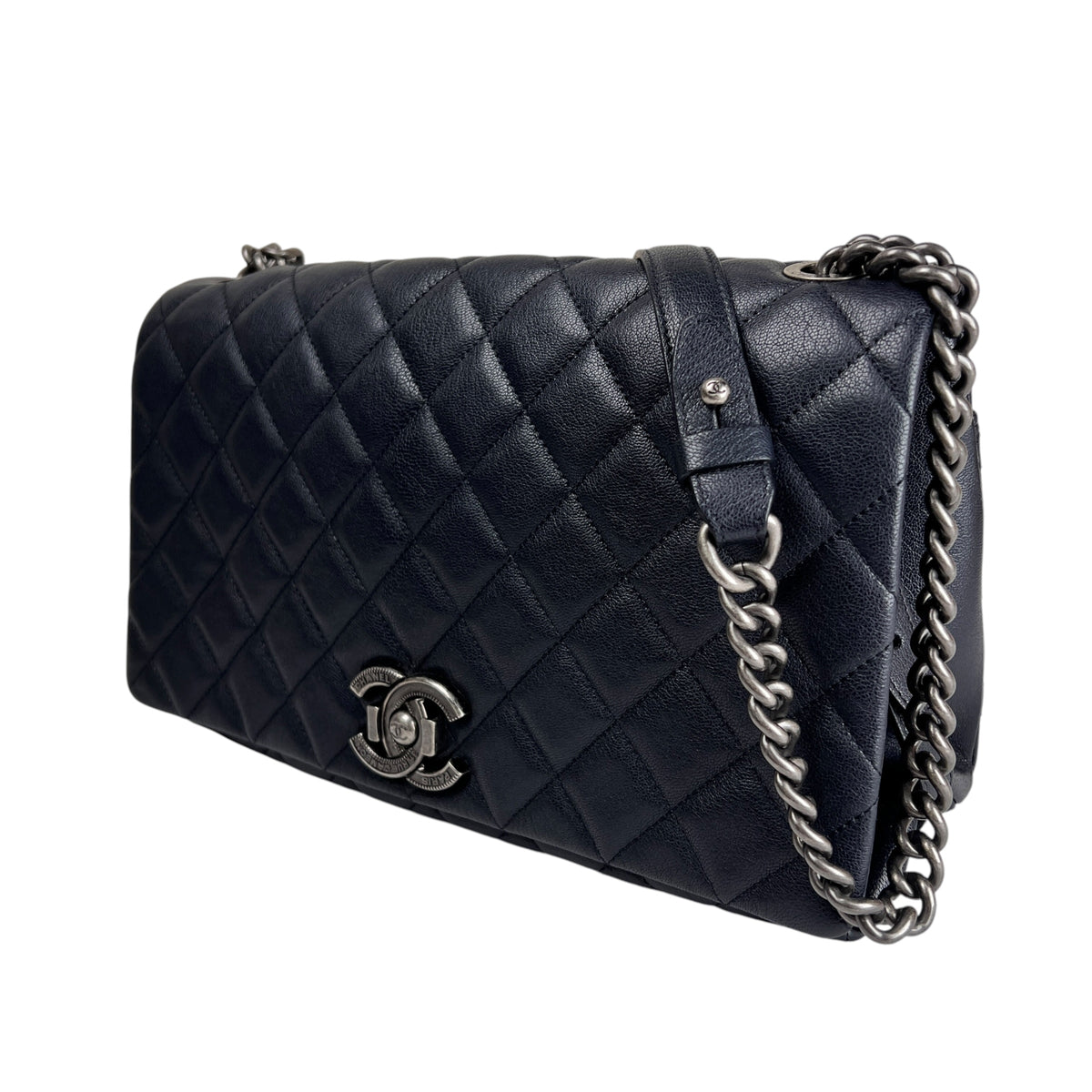 Chanel Black Shoulder Bags A-17682