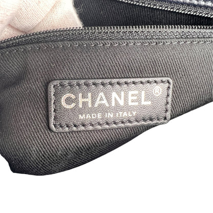 Chanel Black Shoulder Bags A-17682