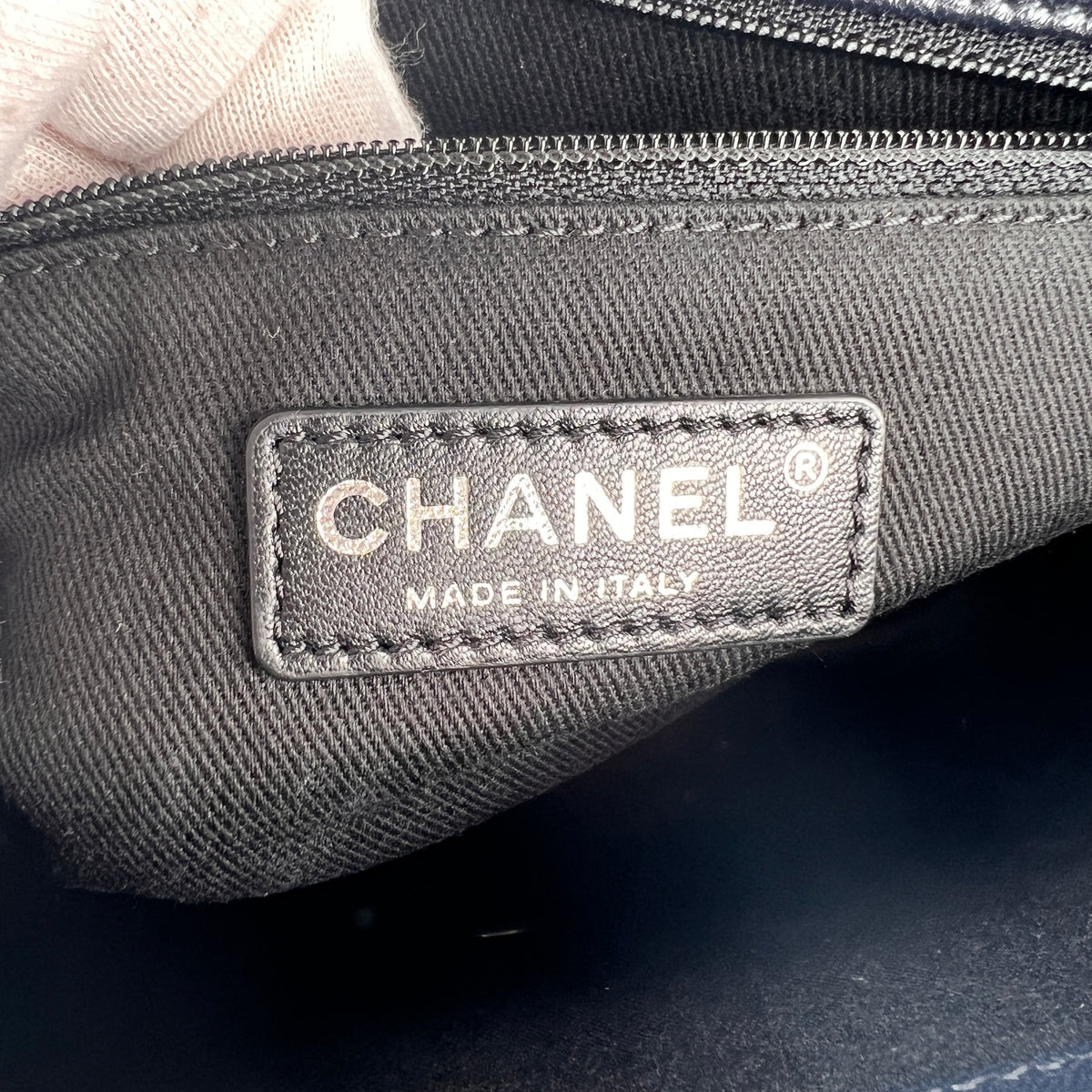 Chanel Black Shoulder Bags A-17682