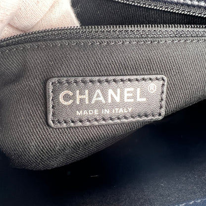 Chanel Black Shoulder Bags A-17682