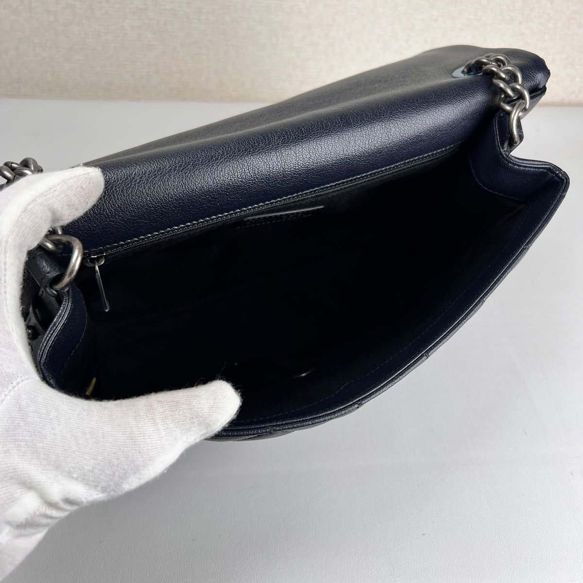 Chanel Black Shoulder Bags A-17682