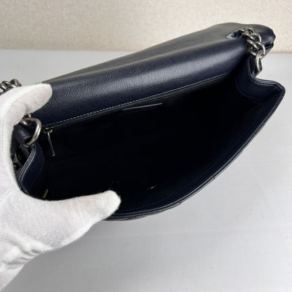 Chanel Black Shoulder Bags A-17682