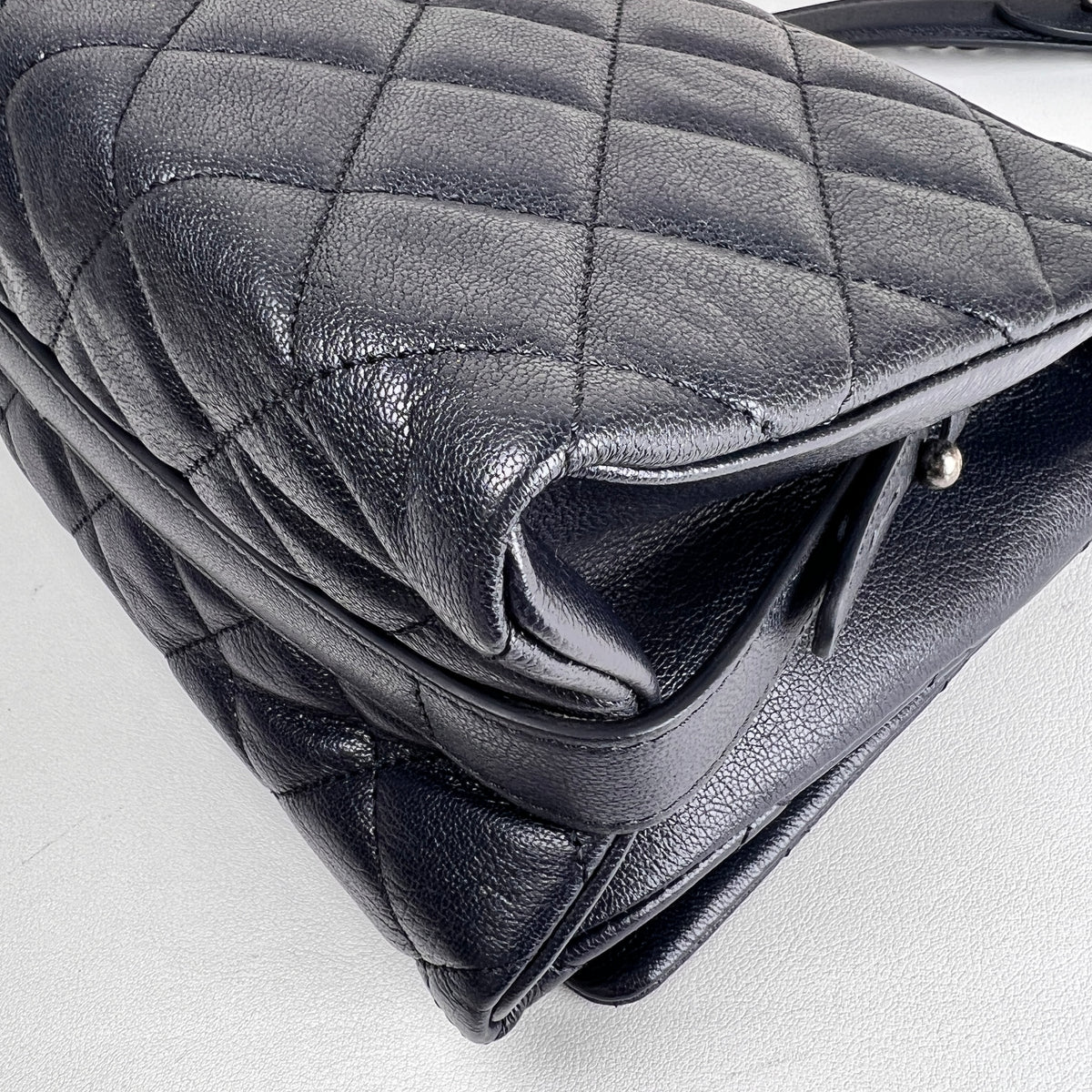 Chanel Black Shoulder Bags A-17682