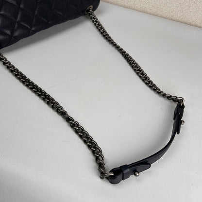 Chanel Black Shoulder Bags A-17682