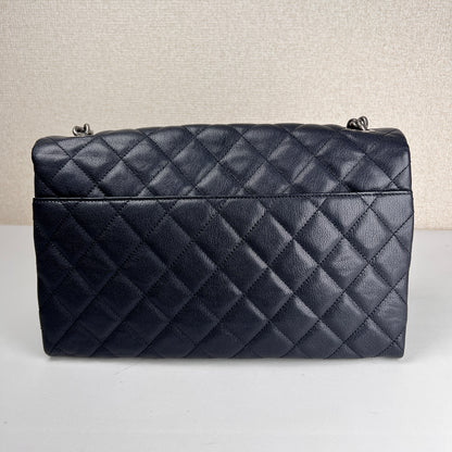 Chanel Black Shoulder Bags A-17682