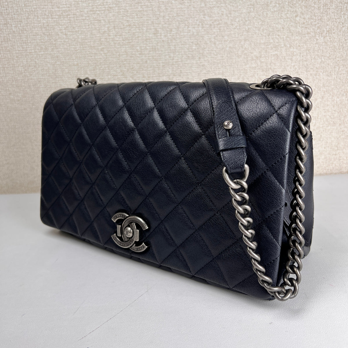 Chanel Black Shoulder Bags A-17682