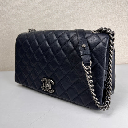 Chanel Black Shoulder Bags A-17682