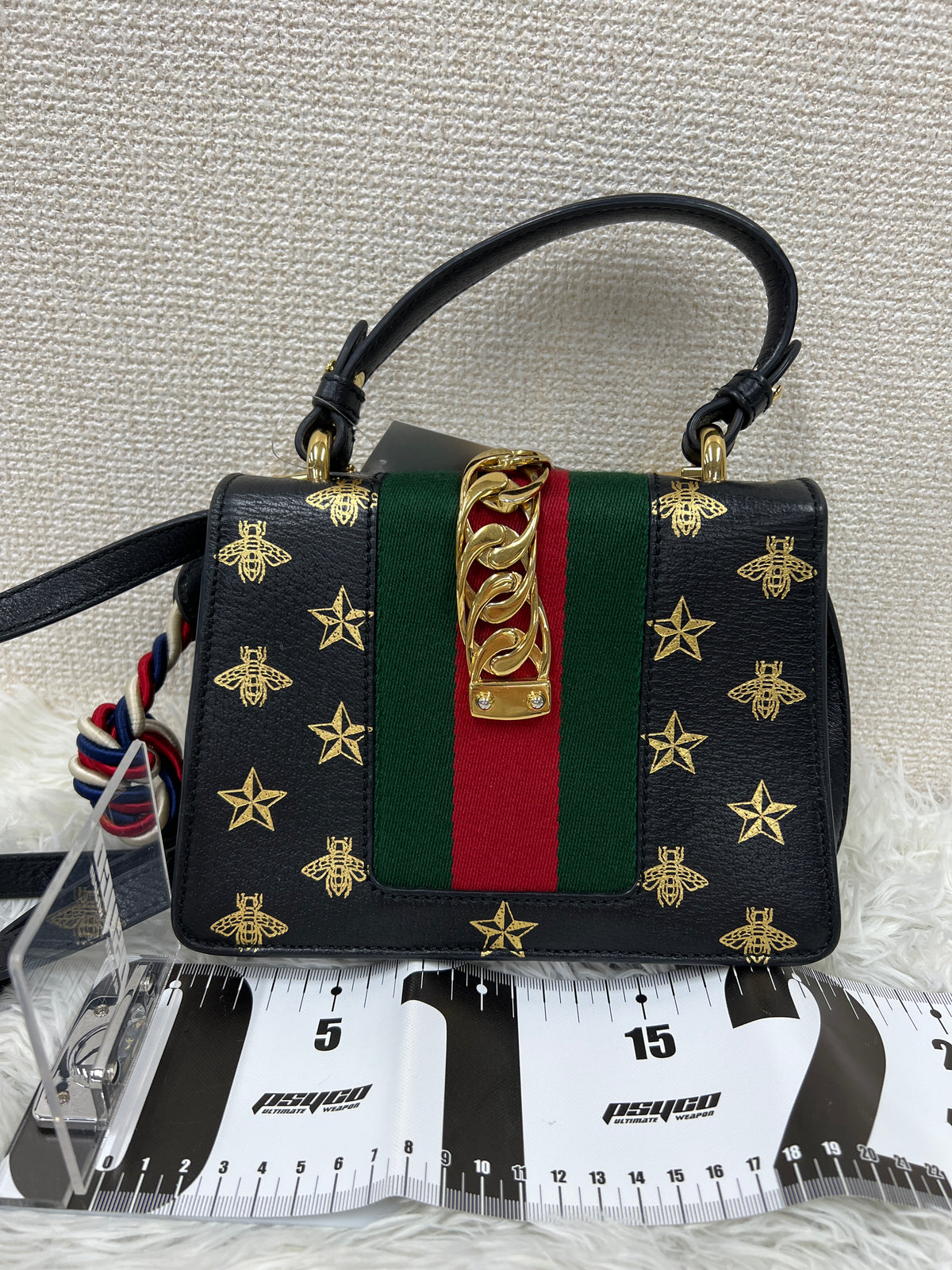 Gucci Black Shoulder Bags A-17685