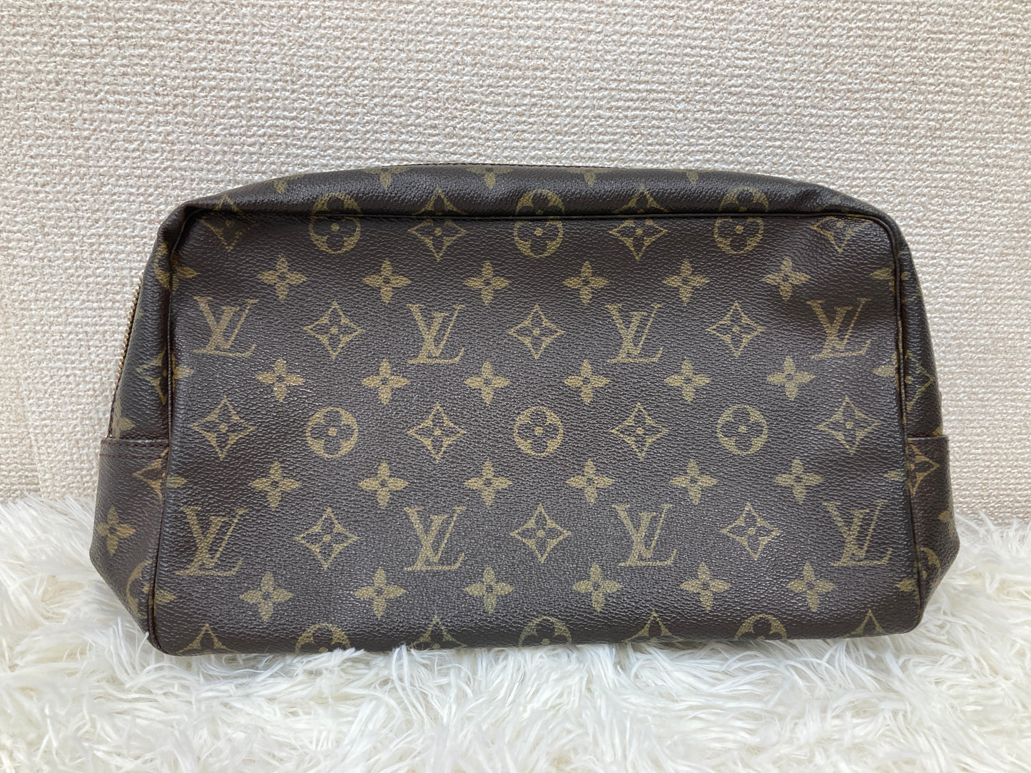 Louis Vuitton Brown Pouches A-17688
