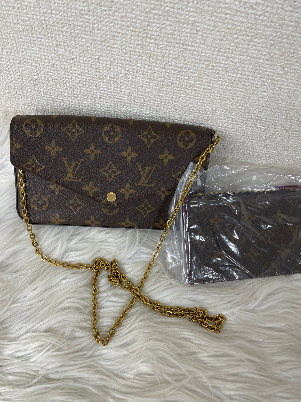 Louis Vuitton Brown Pouches A-17720