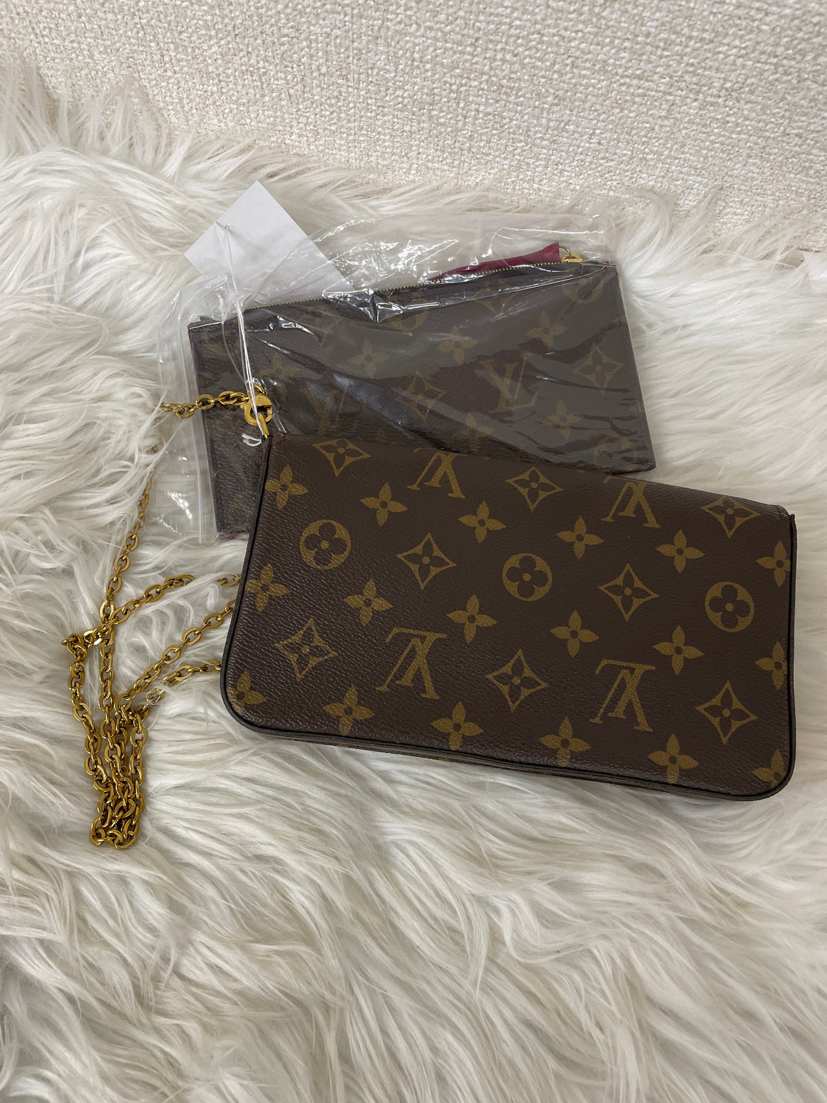 Louis Vuitton Brown Pouches A-17720