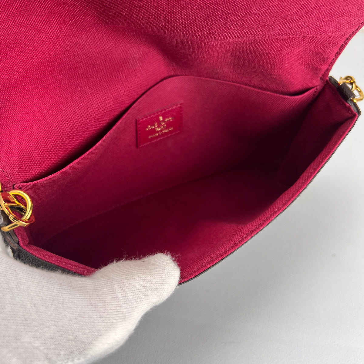 Louis Vuitton Brown Pouches A-17720